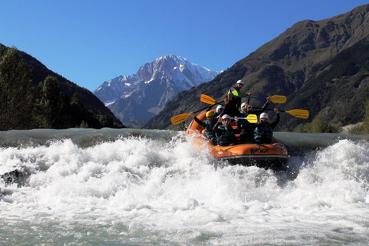 Residence Le Petit Coeur - Rafting Activity with Mont-Blanc